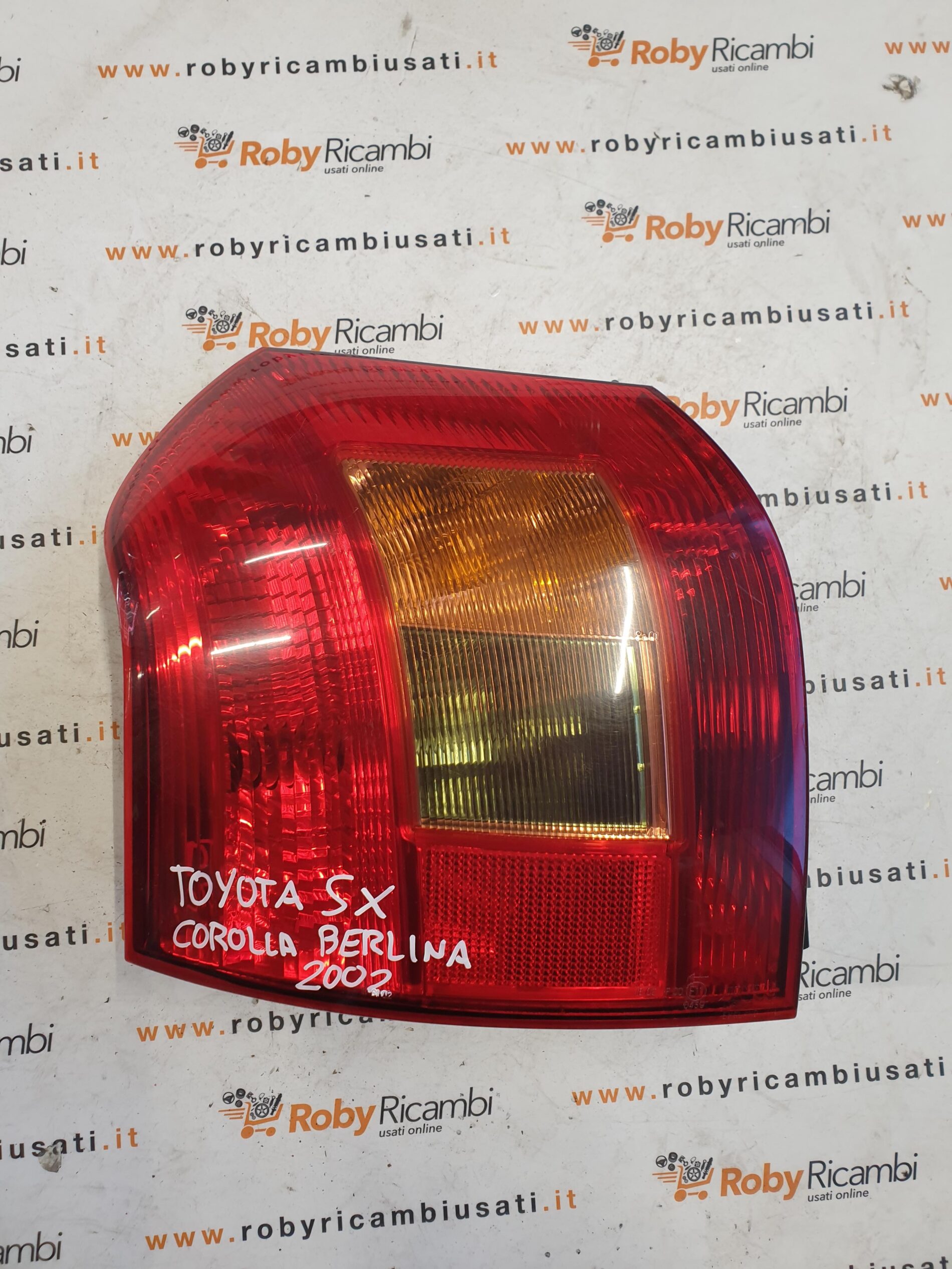 Fanale Posteriore Sinistro x Toyota Corolla Berlina – 2002