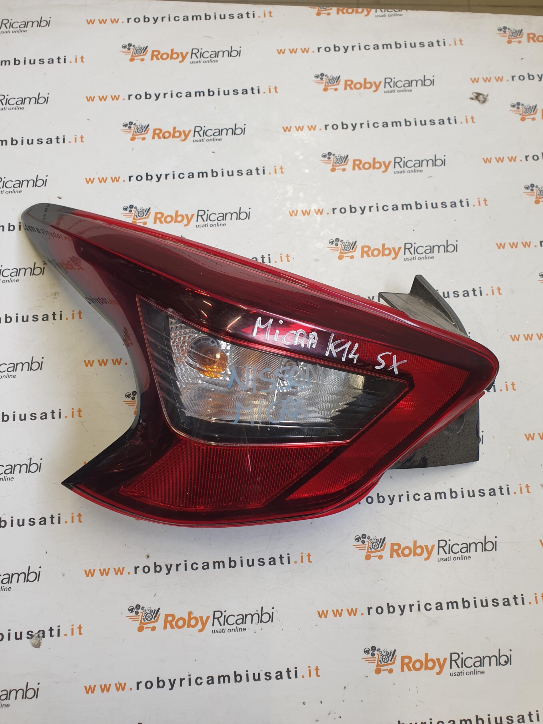 Fanale Posteriore Sinistro x Nissan Micra K14 – 2019