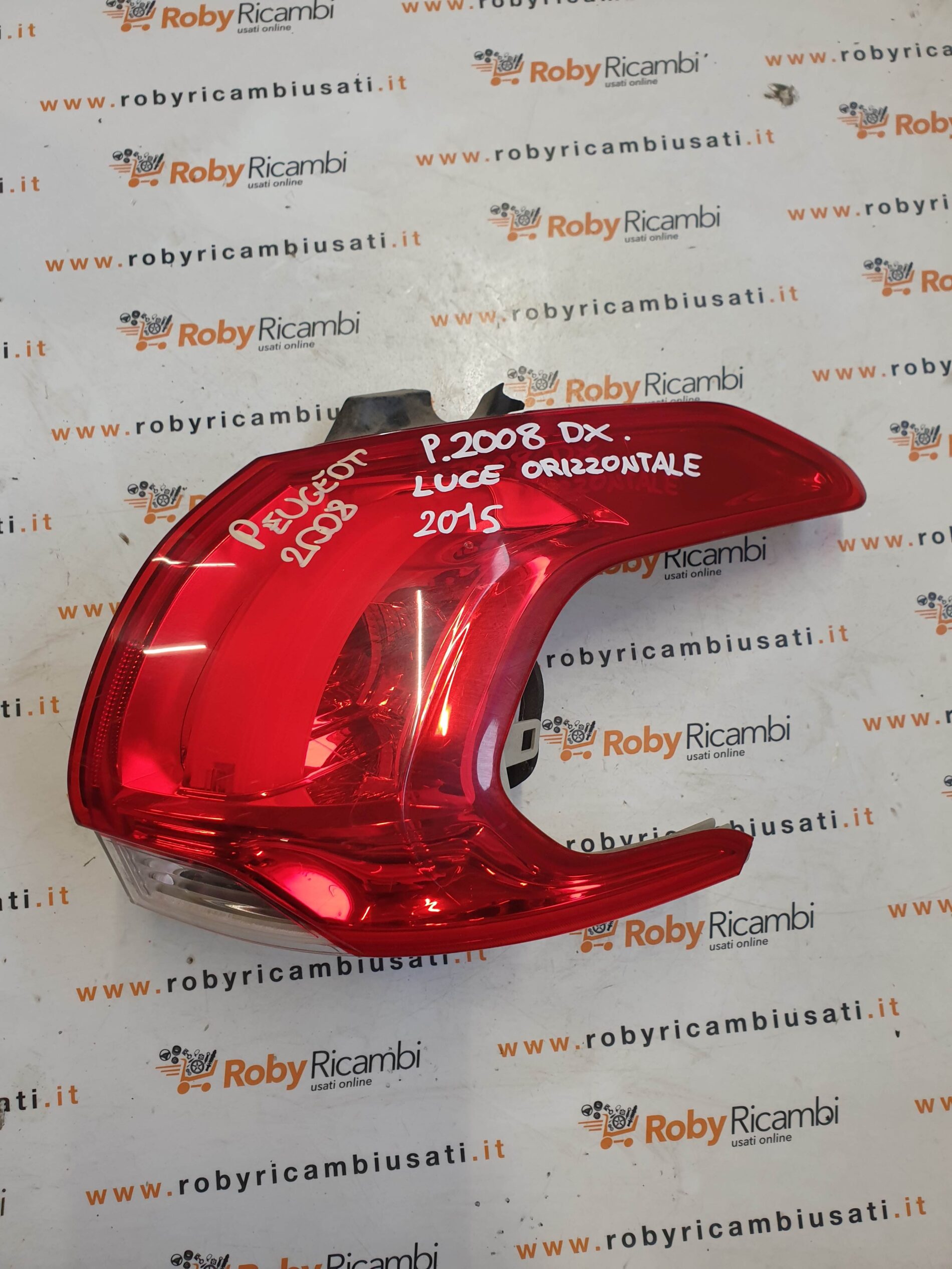 Fanale Posteriore Destro x Peugeot 2008 – 2016 (luce freccia orizzontale)