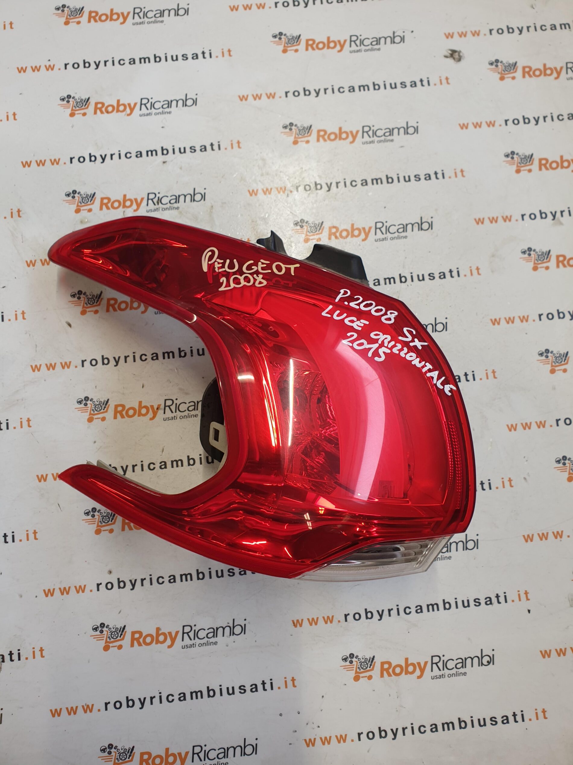 Fanale Posteriore Sinistro x Peugeot 2008 – 2016 (Luce freccia orizzontale)