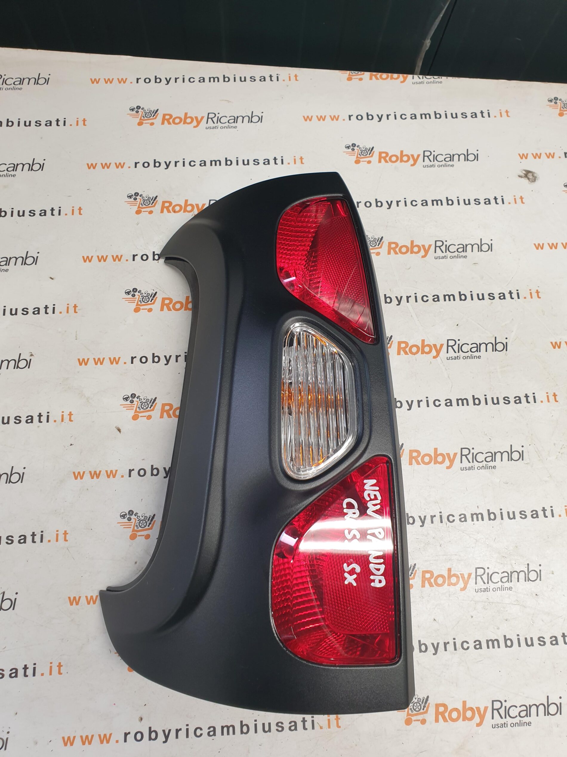 Fanale Posteriore Sinistro x Fiat New Panda Cross – 2014 >