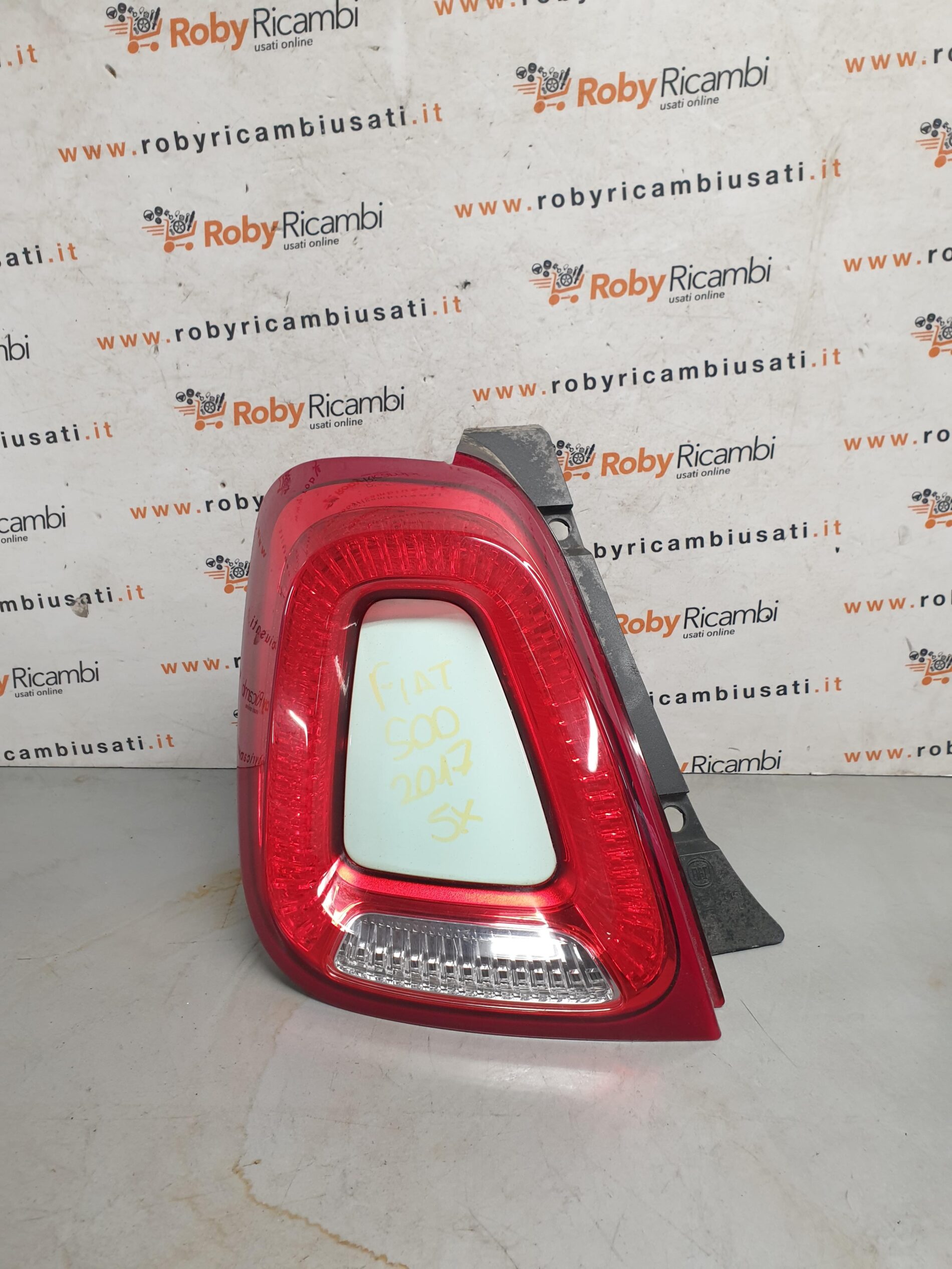 Fanale Posteriore Sinistro x Fiat 500 – 2015 > (Interno Tiffany)
