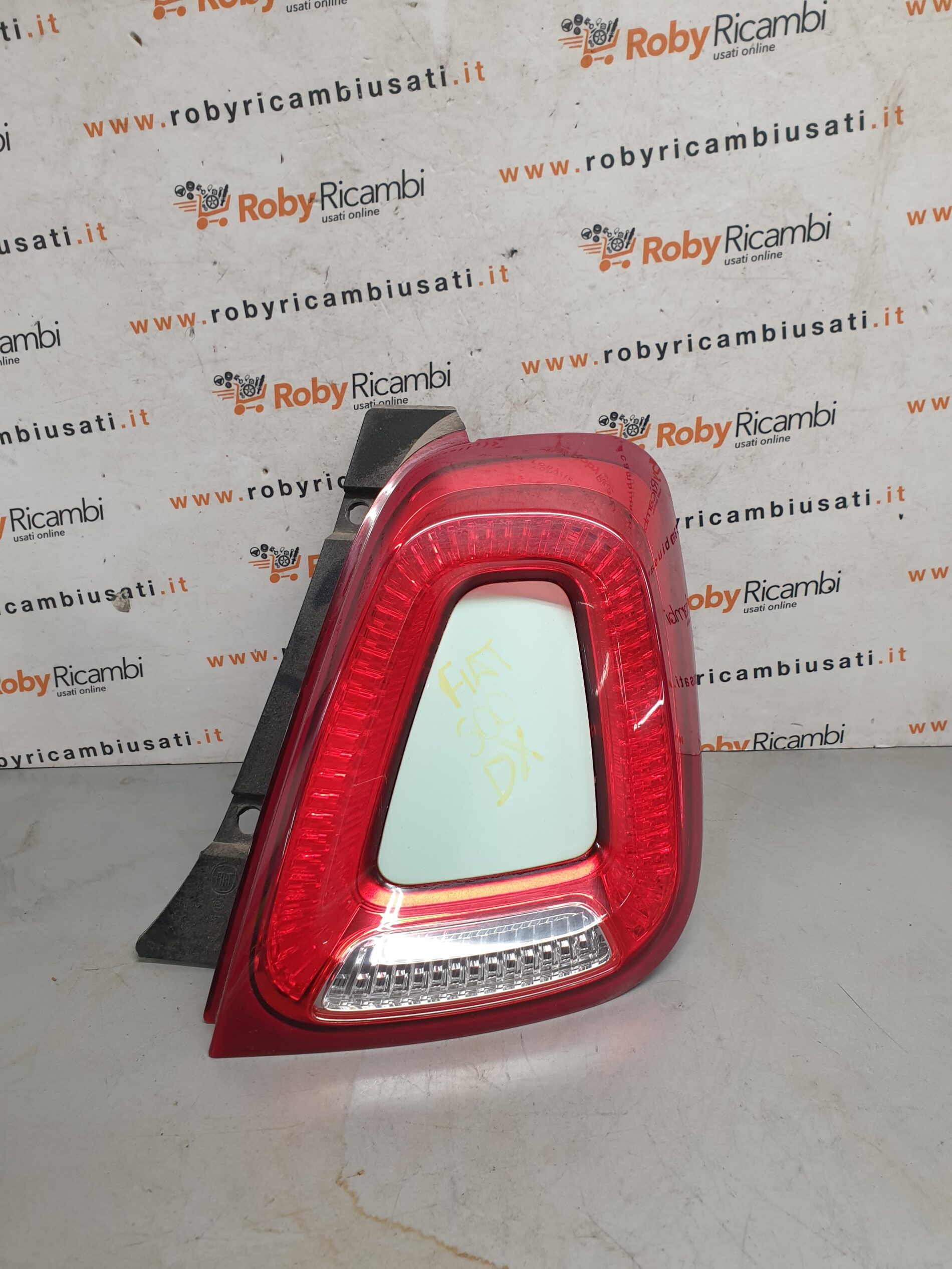 Fanale Posteriore Destro x Fiat 500 – 2015 (Interno Tiffany)