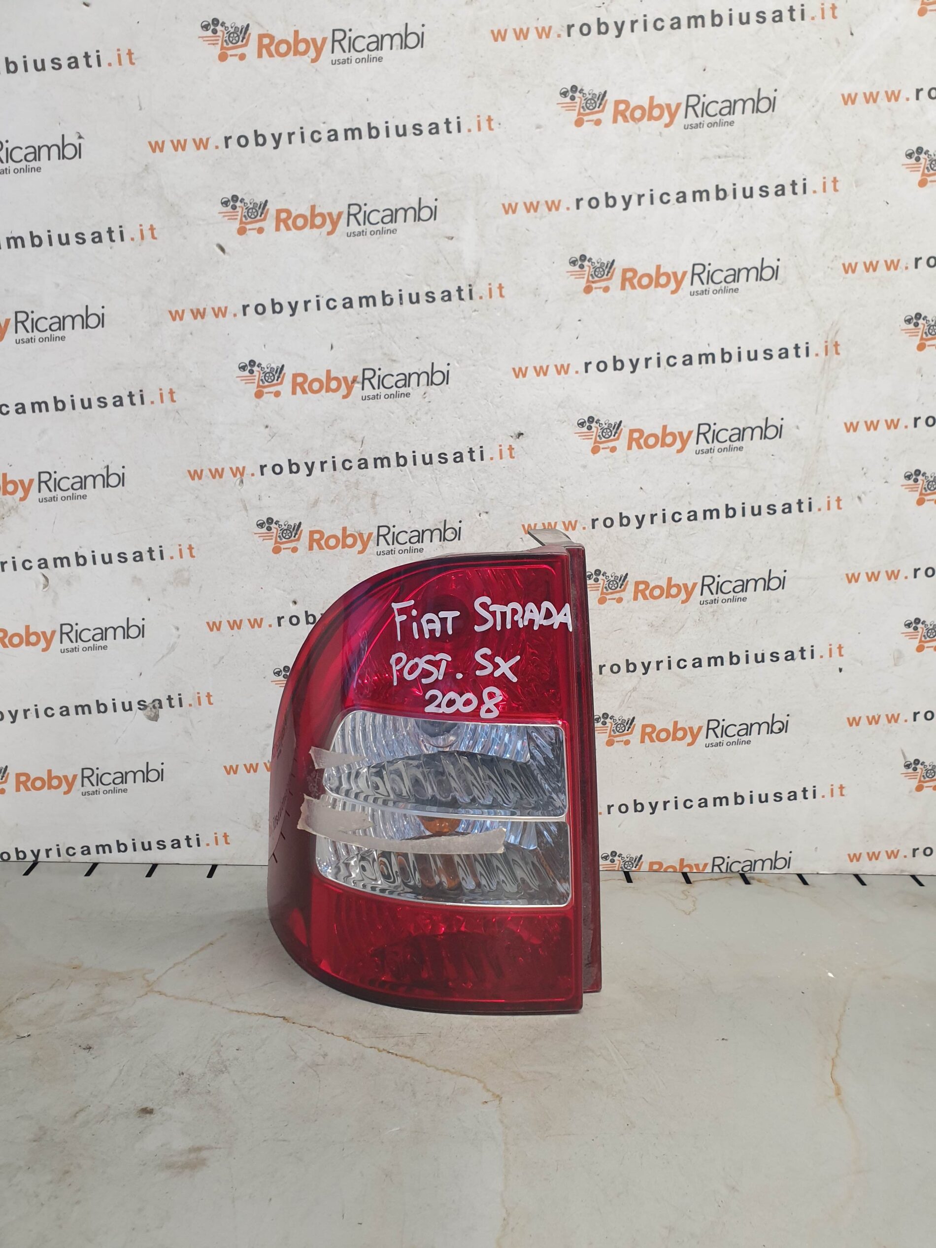 Fanale Posteriore Sinistro x Fiat Strada – 2008